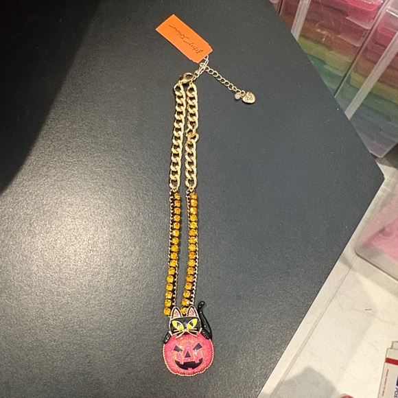 NWT Betsey Johnson Black Cat Pink Pumpkin Necklace Halloween - Picture 2 of 7